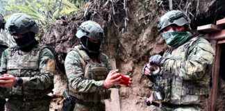En el sector Cayo de Hueso, en el cantón Chillanes, provincia de Bolívar, se ejecutó un importante operativo militar para frenar la minería ilegal que afecta al medio ambiente y a las comunidades locales. La acción fue liderada por la Brigada de Caballería N.° 11 “Galápagos” en coordinación con la Agencia de Regulación y Control Minero (ARCOM).