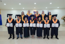 La Universidad Tecnológica Indoamérica vivió un momento histórico al celebrar la graduación de la primera cohorte de Licenciados y Licenciadas en Enfermería. El acto solemne se llevó a cabo en el auditorio del Campus Manuela Sáenz Sede Ambato y marcó un hito en la formación de profesionales de la salud en el país. Un total de ocho estudiantes recibieron su título profesional.