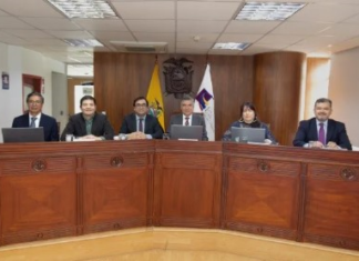 La Comisión Interamericana de Derechos Humanos (CIDH) exhortó al Estado ecuatoriano a garantizar la independencia y seguridad de los jueces de la Corte Constitucional (CC), tras expresar su preocupación por presiones y cuestionamientos que, asegura, ponen en riesgo la autonomía de este organismo.