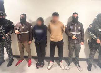 La operación “Embate 38” marcó un golpe contundente contra el microtráfico en Chimborazo, al allanar una vivienda en el barrio Camilo Ponce, en Riobamba, donde se almacenaban importantes cantidades de marihuana, pasta base y clorhidrato de cocaína.