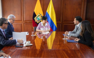 Ecuador alcanzó una nueva línea de crédito con China por USD 600 millones. Lo confirmó Gabriela Sommerfeld, canciller de la República. En entrevista a Radio Quito, otorgada el pasado 30 de julio de 2025, la canciller señaló que el dinero se destinará para proyectos de inversión relacionados con energía (generación y transmisión).