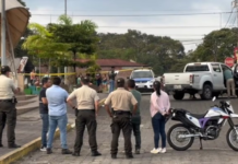 La madrugada de este jueves 28 de agosto, la Policía Nacional confirmó el hallazgo de dos cuerpos sin vida y una cabeza humana en el sector de la comunidad Unión Base, en el cantón Pastaza. A esto se suma que el miércoles una persona resultó herida de bala.