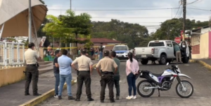 La madrugada de este jueves 28 de agosto, la Policía Nacional confirmó el hallazgo de dos cuerpos sin vida y una cabeza humana en el sector de la comunidad Unión Base, en el cantón Pastaza. A esto se suma que el miércoles una persona resultó herida de bala.
