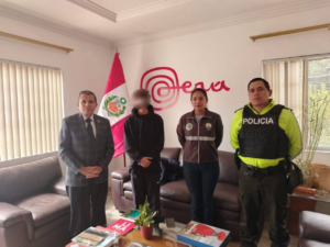 La búsqueda internacional por el paradero de Jhon Mikhael Correa Márquez, un adolescente de 14 años reportado como desaparecido en el distrito limeño de Surco (Perú), tuvo un inesperado desenlace en territorio ecuatoriano este 6 de agosto. El menor fue encontrado en un hospital del cantón Colta, en la provincia de Chimborazo, generando revuelo tanto en Ecuador como en el país vecino.