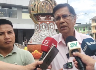 Pastaza se encuentra nuevamente en incertidumbre. El vocal del Gobierno Parroquial de Montalvo, Franklin Castillo, alertó en rueda de prensa, junto a dirigentes de comunidades kichwas, achuar, shiwiar y otras nacionalidades, sobre la posible suspensión de los vuelos subsidiados en la Amazonía, servicio vital para la movilidad de las zonas más alejadas.
