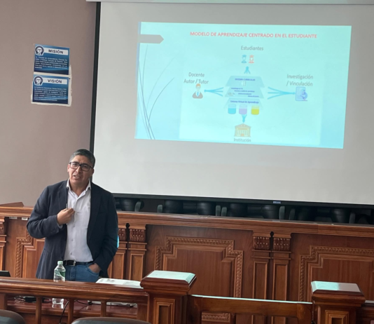 En el Salón Auditorio de la Facultad de Jurisprudencia, Ciencias Sociales y Políticas de la Universidad Estatal de Bolívar (UEB), se desarrolló una jornada de retroalimentación sobre la elaboración del sílabo correspondiente al periodo académico agosto – diciembre 2025.
