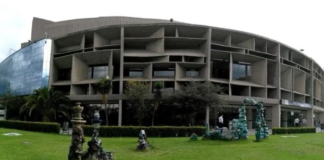 Este 01 de agosto de 2025, la Sede Nacional de la Casa de la Cultura Ecuatoriana “Benjamín Carrión” anunció oficialmente la suspensión de las elecciones nacionales, luego de que se admitiera una acción de protección presentada por el ciudadano Patricio Morales, quien previamente había sido descalificado como candidato a la presidencia de esta institución.