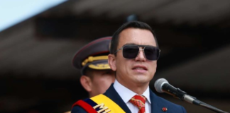 El presidente Daniel Noboa remitió a la Corte Constitucional (CC) cuatro preguntas de la Consulta Popular, en las que se plantea enmiendas a la Constitución del Ecuador en temas relacionados a relacionadas al trabajo por horas en el sector turístico, la eliminación del Consejo de Participación Ciudadana y Control Social (CPCCS), la reducción del número de asambleístas y el control a los jueces constitucionales.