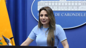 El presidente de la República, Daniel Noboa, firmó el 14 de agosto de 2025 los decretos ejecutivos que dan forma a la anunciada fusión de ministerios, medida que forma parte del denominado “plan de eficiencia administrativa” del Gobierno nacional.
