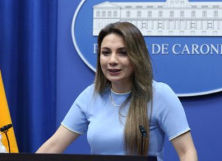 El presidente de la República, Daniel Noboa, firmó el 14 de agosto de 2025 los decretos ejecutivos que dan forma a la anunciada fusión de ministerios, medida que forma parte del denominado “plan de eficiencia administrativa” del Gobierno nacional.