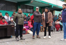 Un tribunal de justicia indígena en Cotopaxi obligó a tres agentes de la Policía Nacional a pedir disculpas públicas al líder indígena Leónidas Iza, tras haber sido retenidos por presuntamente realizar labores de inteligencia sin autorización dentro de territorio ancestral.