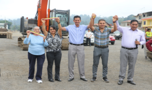 La Prefectura de Bolívar, bajo la dirección de Aníbal Coronel Monar, dio inicio a un proyecto de dragado y protección hidráulica del río Chimbo, en el marco de la mancomunidad establecida con la Prefectura de Chimborazo y el GAD de Cumandá. La intervención tiene como objetivo reducir riesgos y salvaguardar la seguridad de las comunidades asentadas a lo largo de las riberas del río.