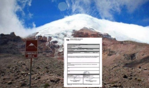Un caso de presunta extorsión para visitar el volcán Chimborazo ha provocado un revuelo en las redes sociales y ha llegado hasta los despachos de la Fiscalía General del Estado. La denuncia fue presentada el 28 de agosto por el Ministerio del Ambiente, tras conocer las quejas de varios turistas que fueron obligados a pagar 45 dólares para poder ingresar a la reserva, a pesar de que la entrada es gratuita.