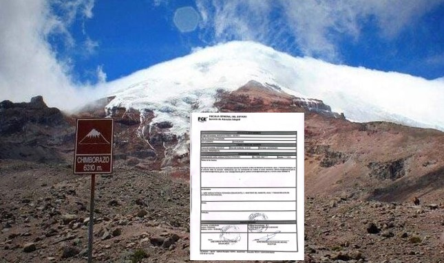 Un caso de presunta extorsión para visitar el volcán Chimborazo ha provocado un revuelo en las redes sociales y ha llegado hasta los despachos de la Fiscalía General del Estado. La denuncia fue presentada el 28 de agosto por el Ministerio del Ambiente, tras conocer las quejas de varios turistas que fueron obligados a pagar 45 dólares para poder ingresar a la reserva, a pesar de que la entrada es gratuita.
