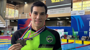 A sus 34 años, el cuencano sigue compitiendo en la élite del deporte continental, con una motivación que ha logrado resistir el desgaste físico, las adversidades estructurales del deporte nacional y los ciclos olímpicos que suelen devorarse incluso a los más exitosos.