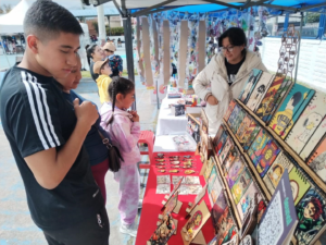 Riobamba presenta una nueva edición de la Feria del Estudiante, un espacio que para responder a la demanda de útiles, uniformes, calzado y artículos escolares en la antesala del nuevo año lectivo.