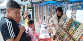 Riobamba presenta una nueva edición de la Feria del Estudiante, un espacio que para responder a la demanda de útiles, uniformes, calzado y artículos escolares en la antesala del nuevo año lectivo.