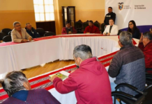 En un encuentro marcado por la tensión, pero también por la disposición al diálogo, la Gobernadora de Chimborazo, María José Del Pozo Larrea, recibió a una delegación de la Federación Única de Afiliados al Seguro Social Campesino de la provincia.
