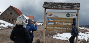 Lo que prometía ser una excursión hacia el volcán Chimborazo, terminó en una experiencia amarga para un grupo de visitantes nacionales. La ilusión de recorrer sus paisajes se transformó en indignación cuando, según denunciaron por redes sociales fueron víctimas de cobros indebidos a las puertas del refugio.