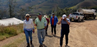 Con el objetivo de garantizar el mejoramiento de la conectividad en las comunidades rurales, la Prefectura de Bolívar, a través de la Coordinadora General del GADPB, Vanessa Espinoza, realizó un recorrido de supervisión por distintos sectores de la provincia, siguiendo la disposición del prefecto Aníbal Coronel Monar.