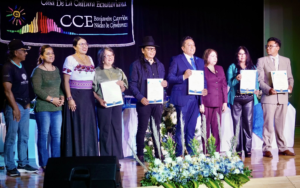 Este viernes 29 de agosto, en el Teatro Alfonso Chávez Jara de Riobamba, se realizó el acto de posesión del nuevo directorio de la Casa de la Cultura Ecuatoriana Núcleo de Chimborazo. En la ceremonia, Juan Carlos Huaraca asumió oficialmente la dirección provincial para un nuevo periodo comprendido entre 2025 y 2029.