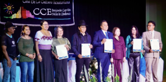 Este viernes 29 de agosto, en el Teatro Alfonso Chávez Jara de Riobamba, se realizó el acto de posesión del nuevo directorio de la Casa de la Cultura Ecuatoriana Núcleo de Chimborazo. En la ceremonia, Juan Carlos Huaraca asumió oficialmente la dirección provincial para un nuevo periodo comprendido entre 2025 y 2029.