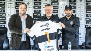 Ever Hugo Almeida, exentrenador de Mushuc Runa, ídolo indiscutible de Olimpia y hombre de la casa, fue presentado oficialmente como nuevo director técnico del club franjeado, con un contrato que se extenderá hasta diciembre de 2026.