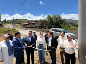 El 29 de agosto, en el cantón Guano, se inauguró un importante proyecto eléctrico en los barrios Ingos y La Delicia, parroquia San Isidro de Patulú, que beneficiará a más de 280 habitantes de la zona. La obra, ejecutada por el Gobierno Nacional en articulación con el Ministerio de Ambiente y Energía y la Empresa Eléctrica Riobamba S.A. (EERSA), representó una inversión de 91 mil dólares.