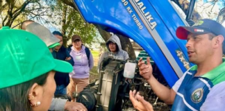 En la provincia de Chimborazo se desarrolló una capacitación teórico-práctica sobre el manejo de tractores y motocultores multifunción, dirigida a técnicos del Ministerio de Agricultura y Ganadería (MAG), con el propósito de fortalecer sus conocimientos y brindar una asistencia más eficiente a los productores en el campo.