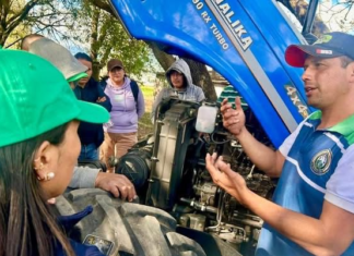 En la provincia de Chimborazo se desarrolló una capacitación teórico-práctica sobre el manejo de tractores y motocultores multifunción, dirigida a técnicos del Ministerio de Agricultura y Ganadería (MAG), con el propósito de fortalecer sus conocimientos y brindar una asistencia más eficiente a los productores en el campo.