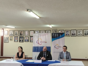 La mañana del 1 de agosto, autoridades judiciales y legislativas se reunieron en el auditorio de la Corte Provincial para explicar la situación legal y técnica del inmueble.
