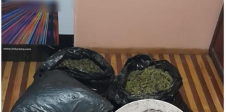 Juan F. S., acusado de tráfico de drogas a gran escala, permanecerá detenido mientras avanza la investigación. La decisión judicial se tomó tras la presentación de pruebas contundentes por la fiscalía general del Estado durante la audiencia de formulación de cargos, generando preocupación en la comunidad por la seguridad en Chimborazo.