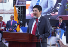 Han pasado 491 años de la fundación de Riobamba, en conmemoración a esta fecha, se realizó la Sesión Solemne que fue organizada por el Municipio en la recién renovada Plaza Bicentenario (ex Club Ferroviario), espacio vestido de gala para recordar el paso del tiempo y lo que ha dejado para la ciudad.