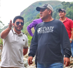En representación del prefecto de Bolívar, Aníbal Coronel Monar, el director de Vialidad del GAD Provincial, Renato García, mantuvo una reunión de trabajo con dirigentes comunitarios de los recintos Alubillo, El Tope y Pasagua, donde se anunciaron nuevas intervenciones en beneficio de la zona rural.