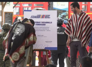 Este 20 de agosto, en el cantón Alausí, se llevó a cabo la firma de un convenio de cooperación interinstitucional entre el Ministerio de Infraestructura y Transporte, el Gobierno Autónomo Descentralizado (GAD) del cantón Riobamba y el GAD Municipal de Guano, con el propósito de trabajar de manera coordinada en la rehabilitación del tramo ferroviario Riobamba–Urbina.