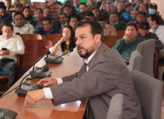 El Municipio de Riobamba, a través de la Dirección de Movilidad, mantuvo una jornada de trabajo con representantes del transporte provincial e intraprovincial. El objetivo del encuentro fue socializar los proyectos para incidir de forma directa en el sistema de transporte de la ciudad.