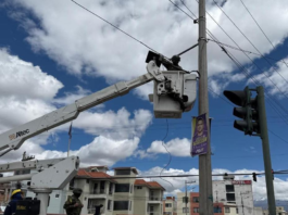 Militares de la Brigada de Caballería Blindada N.º 11 “Galápagos”, técnicos del ECU 911, la Policía Nacional y personal de la Empresa Eléctrica unieron fuerzas para desmontar un sistema de vigilancia que, lejos de brindar seguridad, funcionaba como los ojos del crimen organizado, intervención que se llevó a cabo el 21 de agosto.