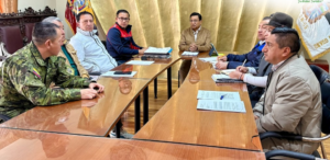 En una muestra de coordinación y compromiso por la seguridad ciudadana, durante la reciente Sesión de Concejo Municipal del cantón Guano, se dio la bienvenida al nuevo comandante del Grupo de Caballería Blindada N.º 31 “Machala”, TCRN EM Franklin Raúl Andrade Jaramillo.