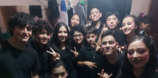 El Grupo de teatro Intercultura cautivó al público con la presentación de la obra “La conquista no ha terminado todavía”, de José Martínez Quirolo, el pasado viernes 22 de agosto, a las 19h30, en el teatro de la Casa de la Cultura Ecuatoriana de Pastaza.