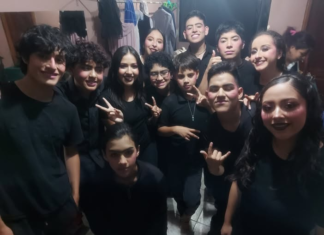 El Grupo de teatro Intercultura cautivó al público con la presentación de la obra “La conquista no ha terminado todavía”, de José Martínez Quirolo, el pasado viernes 22 de agosto, a las 19h30, en el teatro de la Casa de la Cultura Ecuatoriana de Pastaza.