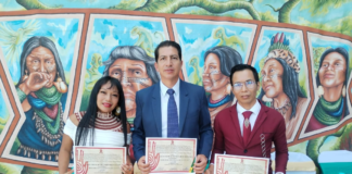 Este viernes 29 de agosto se llevó a cabo el acto de posesión del Directorio de la Casa de la Cultura Núcleo de Pastaza para el período 2025-2029, en una ceremonia encabezada por el presidente del Tribunal Electoral, Edwin Aguirre, quien tomó el juramento a los miembros del directorio y entregó las credenciales correspondientes.