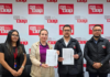 El ECU 911 de Riobamba realizó el 7 de agosto una significativa transferencia de materiales lumínicos a la Gobernación de Chimborazo. Esta acción, enmarcada dentro del proceso de modernización de su sistema de iluminación, consistió en la entrega gratuita de 430 tubos fluorescentes, 173 filamentos halógenos y 134 implementos de conexión.