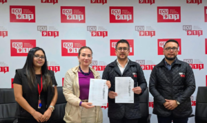 El ECU 911 de Riobamba realizó el 7 de agosto una significativa transferencia de materiales lumínicos a la Gobernación de Chimborazo. Esta acción, enmarcada dentro del proceso de modernización de su sistema de iluminación, consistió en la entrega gratuita de 430 tubos fluorescentes, 173 filamentos halógenos y 134 implementos de conexión.