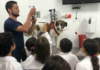 Durante todo el mes de agosto, los niños de Pelileo tendrán la oportunidad de ponerse la bata blanca y conocer de cerca el trabajo de un veterinario, gracias al programa “Veterinario por un día”, impulsado por la Reina de Pelileo, Liz Villegas.