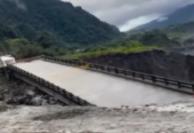 La erosión regresiva del río Coca continúa causando estragos en la provincia de Napo. La tarde del lunes 11 de agosto, el ECU 911 confirmó el colapso total del puente sobre el río Loco, un afluente del río Coca, en el sector de San Carlos, cantón El Chaco.
