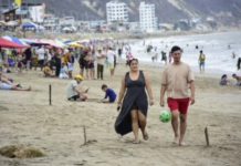 El sector turístico de Ecuador celebra un exitoso feriado del 10 de agosto, con una movilización masiva de ecuatorianos que impulsó la economía. Entre 600.000 y 700.000 viajeros se desplazaron por el país durante el asueto, que se extendió del 9 al 11 de agosto del 2025.