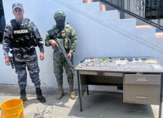 Operativo en el CPL Bolívar decomisa armas blancas, drogas y celulares