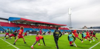 Mushuc Runa Sporting Club, que semanas atrás había anunciado su decisión de no volver a jugar en Riobamba para establecerse definitivamente en su estadio de Echaleche, dio un giro inesperado este martes 26 de agosto. El equipo confirmó que su próximo compromiso por la Liga Pro se llevará a cabo nuevamente en Riobamba.