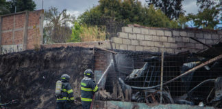 El 29 de agosto, la rutina en Riobamba se vio interrumpida por una emergencia que puso en alerta a las autoridades. Desde la intersección de las calles Saint Amand Montrond y avenida Pedro Vicente Maldonado, una llamada a la Línea Única para Emergencias 9-1-1 reportó un incendio estructural que rápidamente activó la respuesta de los organismos de socorro.