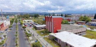 La Escuela Superior Politécnica de Chimborazo (ESPOCH) refuerza su compromiso con la formación de profesionales capaces de afrontar los retos actuales del país y del mundo. Desde este nuevo periodo académico ordinario, la institución incorpora tres innovadoras carreras: Ingeniería en Geología Ambiental, Ingeniería en Geomática e Ingeniería en Minas.